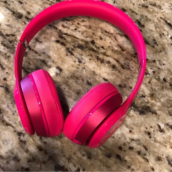 Beats by Dre Solo 2 headphones - Picture 2 of 7